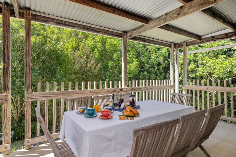 Photo of property in 15 Buckleton Road, Tawharanui Peninsula, Matakana, 0986