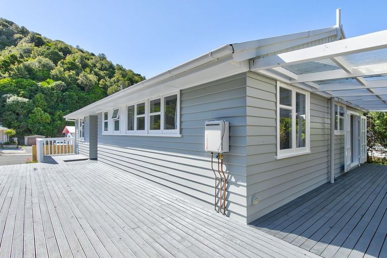 Photo of property in 57 Rangituhi Crescent, Takapuwahia, Porirua, 5022