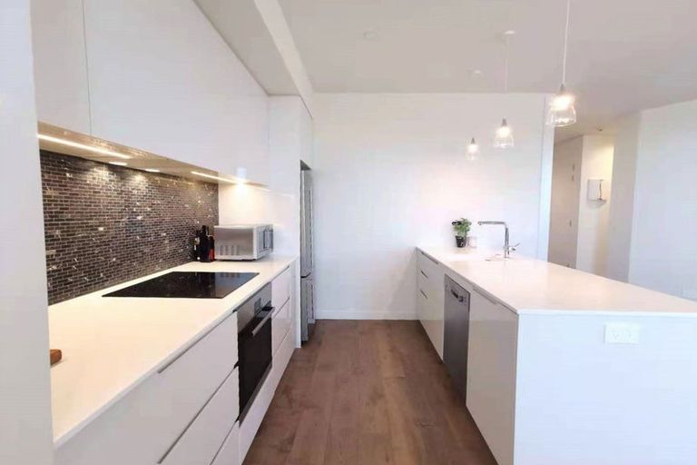 Photo of property in 1/8 Alexander Avenue, Torbay, Auckland, 0630