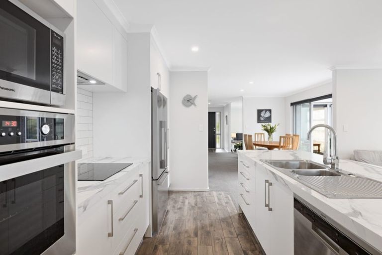 Photo of property in 5 Hayward Place, Ohauiti, Tauranga, 3112