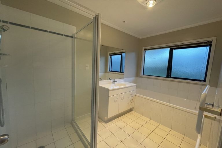 Photo of property in 9 Anrath Close, East Tamaki, Auckland, 2016