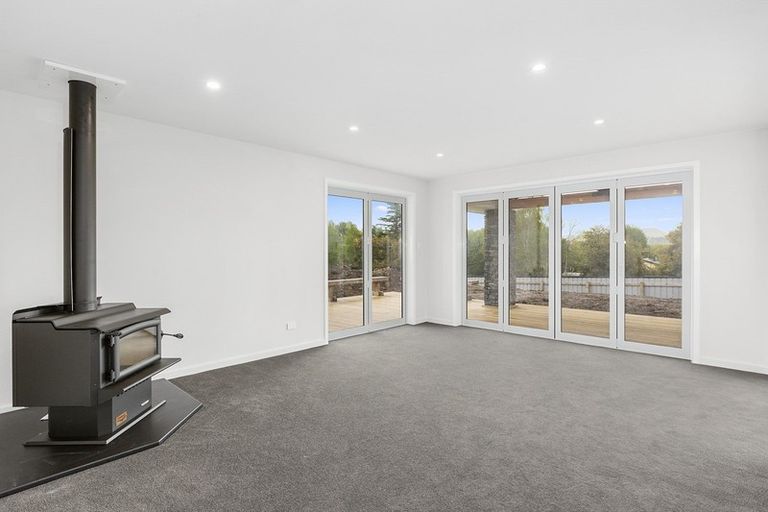 Photo of property in 2 Chatham Street, Waihola, Milton, 9073