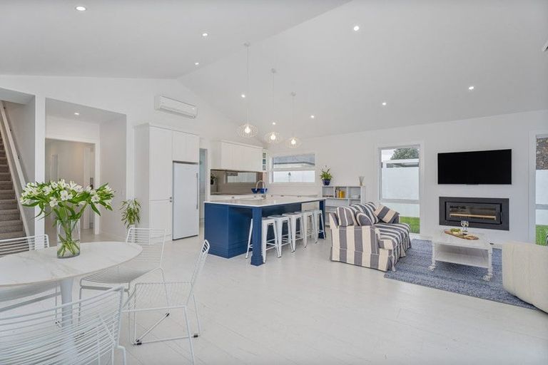 Photo of property in 17 Waitotara Way, Whitianga, 3510