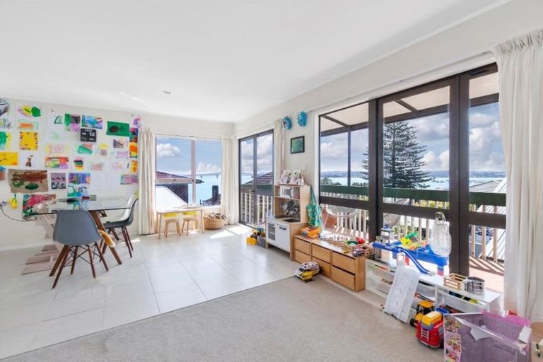 Photo of property in 106a Stanley Point Road, Stanley Point, Auckland, 0624