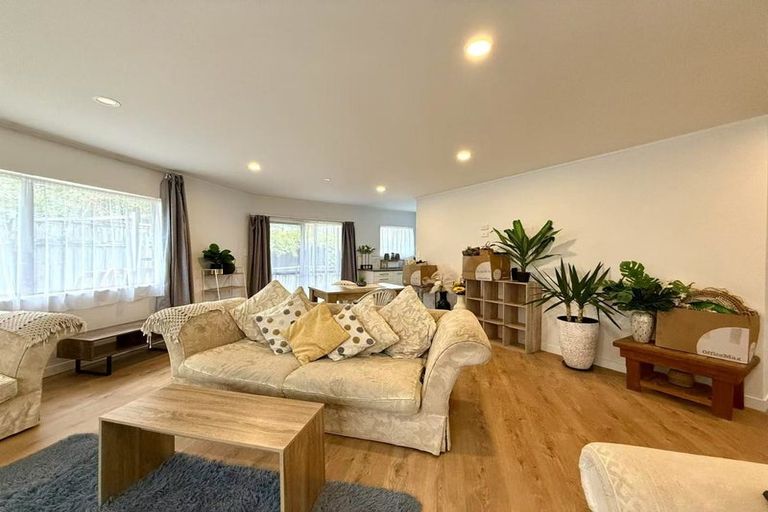 Photo of property in 2/279 Hobsonville Road, Hobsonville, Auckland, 0618