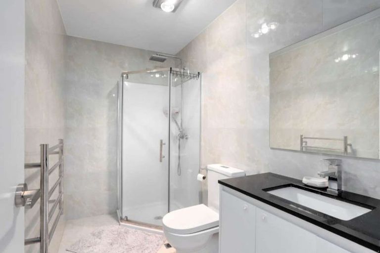 Photo of property in 4035c Great North Road, Glen Eden, Auckland, 0602