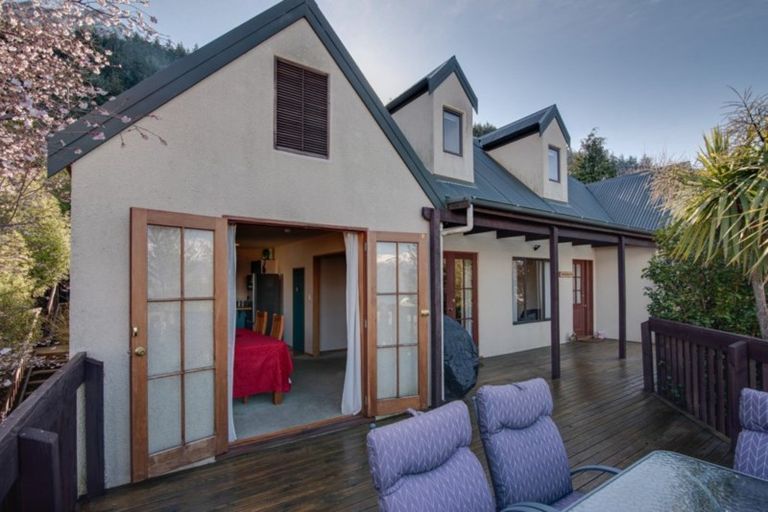 Photo of property in 36 Greenstone Place, Fernhill, Queenstown, 9300