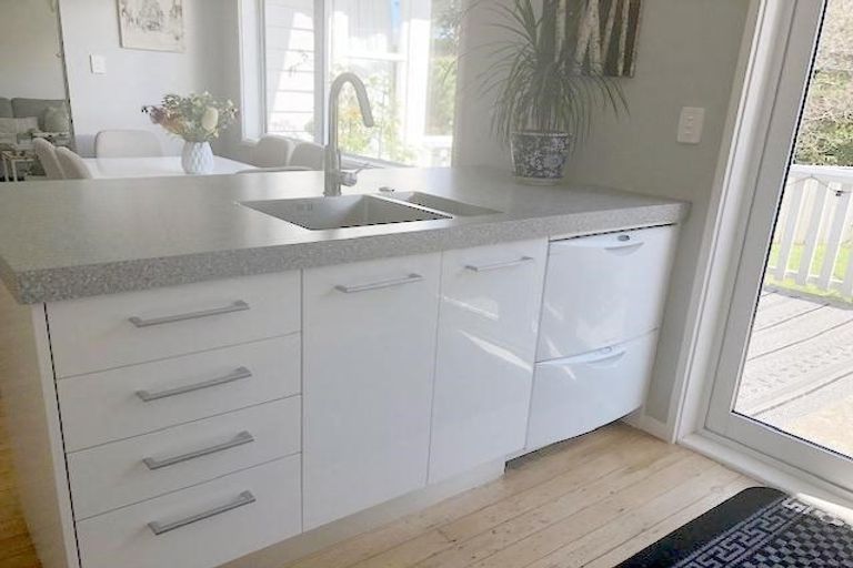 Photo of property in 15 Cunliffe Street, Johnsonville, Wellington, 6037