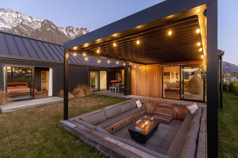 Photo of property in 2 Wanderer Lane, Jacks Point, Queenstown, 9371
