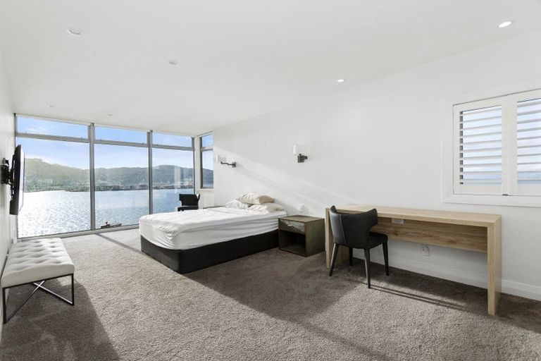 Photo of property in Dorchester Apartments, 144 Oriental Parade, Oriental Bay, Wellington, 6011