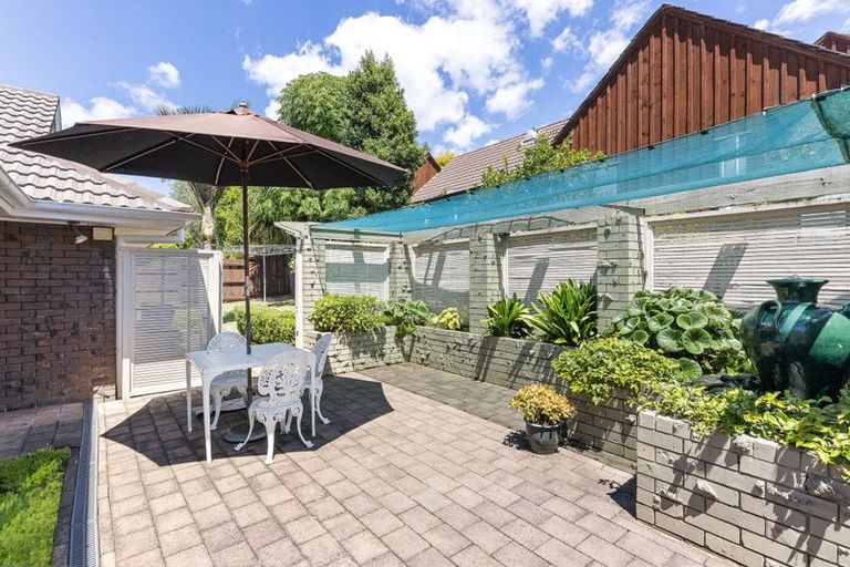 Photo of property in 14 Cyclades Place, Shelly Park, Auckland, 2014