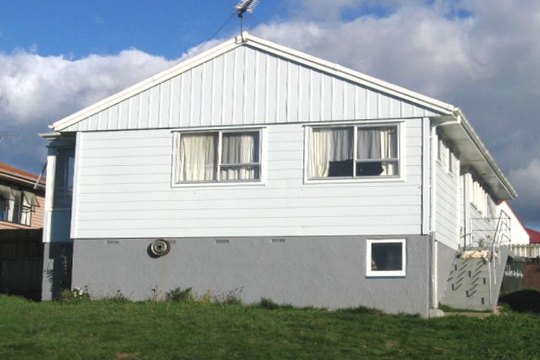 Photo of property in 11 Bellona Place, Cannons Creek, Porirua, 5024