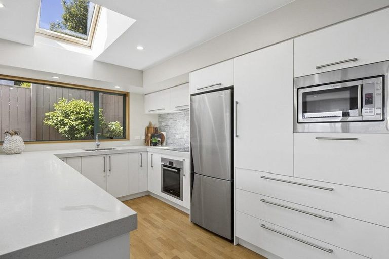 Photo of property in 17 Shandon Road, Vauxhall, Dunedin, 9013