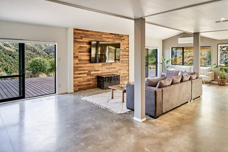 Photo of property in 1029 Ohariu Valley Road, Ohariu, Wellington, 6037