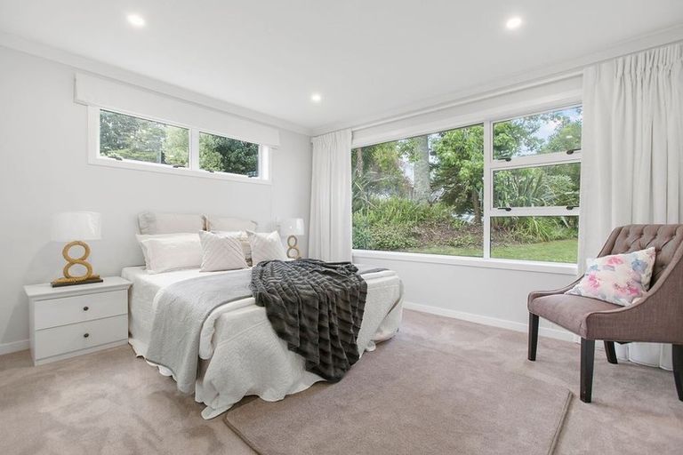 Photo of property in 1 Mchardy Place, Glenfield, Auckland, 0627