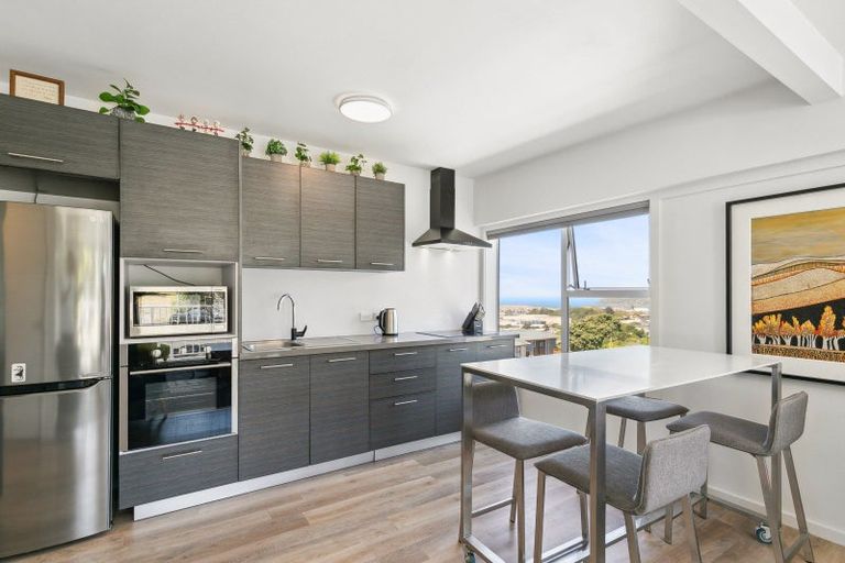 Photo of property in 11/32 Akaroa Drive, Maupuia, Wellington, 6022