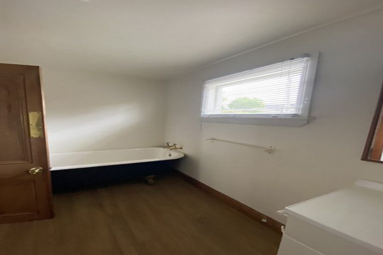 Photo of property in 36a Clare Street, Cambridge, 3434