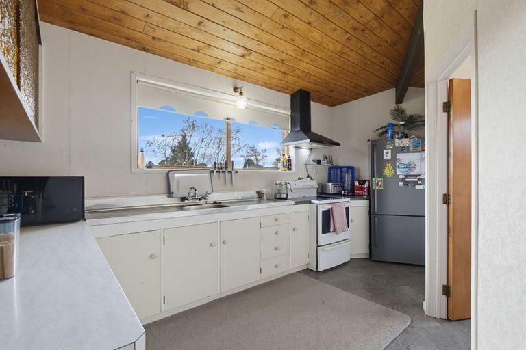 Photo of property in 17 Burton Place, Owhata, Rotorua, 3010