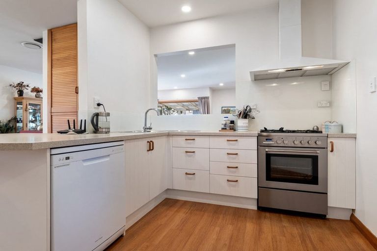 Photo of property in 16 Kotare Street, Fendalton, Christchurch, 8041