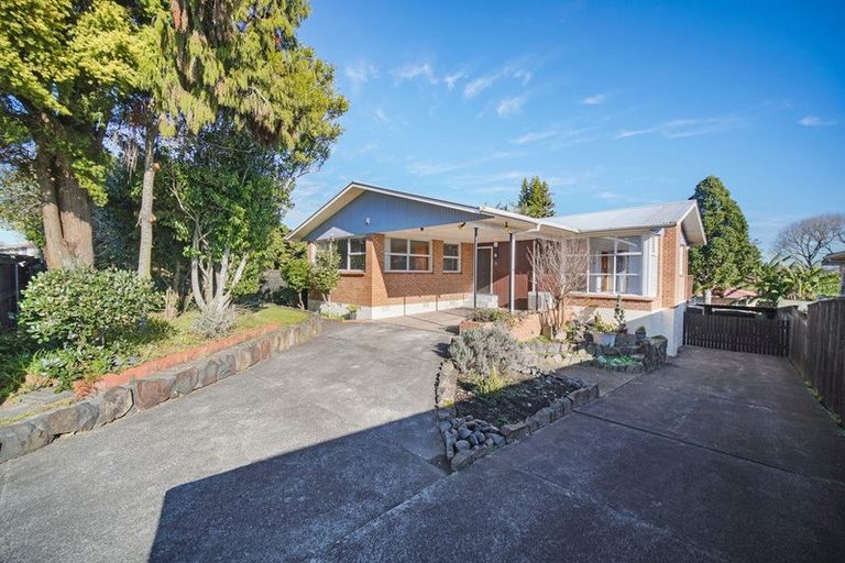 Photo of property in 13 Walden Place, Mangere East, Auckland, 2024