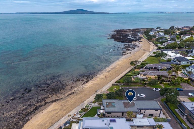 Photo of property in 34 Muritai Road, Milford, Auckland, 0620