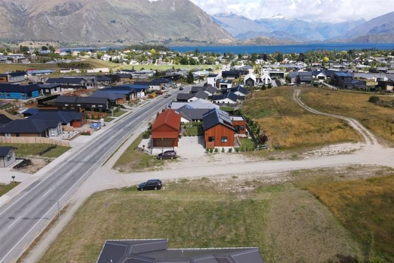 Photo of property in 214 Aubrey Road, Wanaka, 9305
