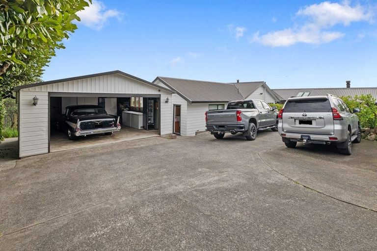 Photo of property in 86 Whites Road, Whitford, Howick, 2571