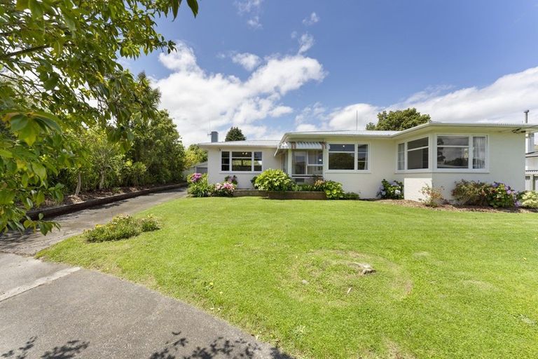 Photo of property in 18 Wincanton Place, Awapuni, Palmerston North, 4412