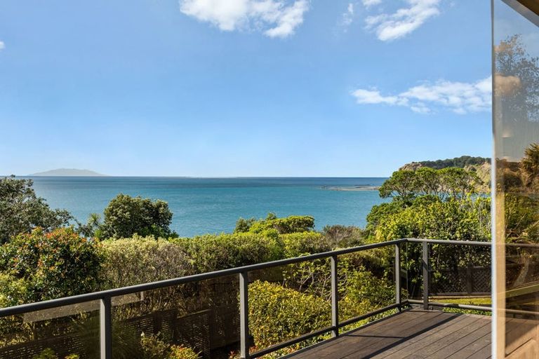Photo of property in 146 Pacific Parade, Army Bay, Whangaparaoa, 0930