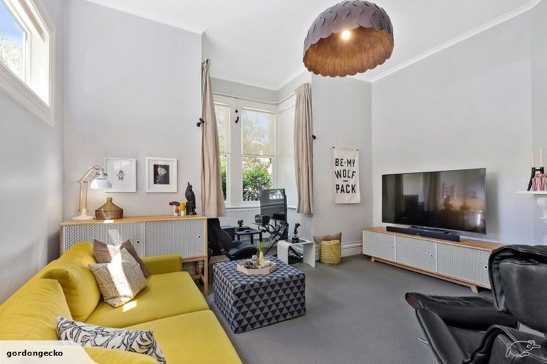 Photo of property in 19 Roy Street, Newtown, Wellington, 6021