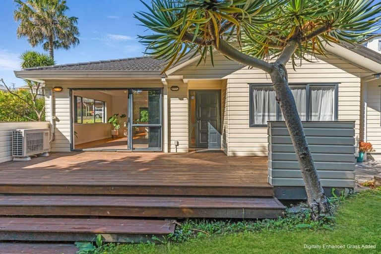 Photo of property in 3/18 Pleasant Road, Glen Eden, Auckland, 0602