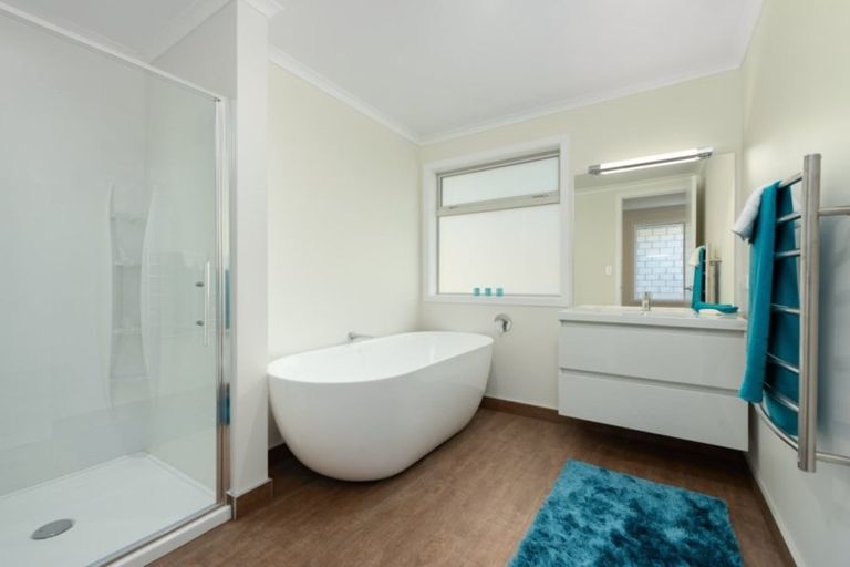 Photo of property in 320 Lakes Boulevard, Pyes Pa, Tauranga, 3112