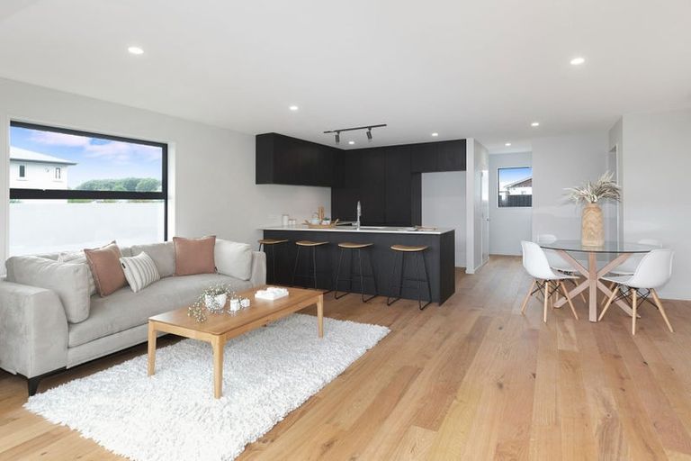 Photo of property in 2/117 Hills Road, Edgeware, Christchurch, 8013