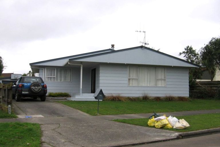 Photo of property in 14 Lyndale Place, Kelvin Grove, Palmerston North, 4414