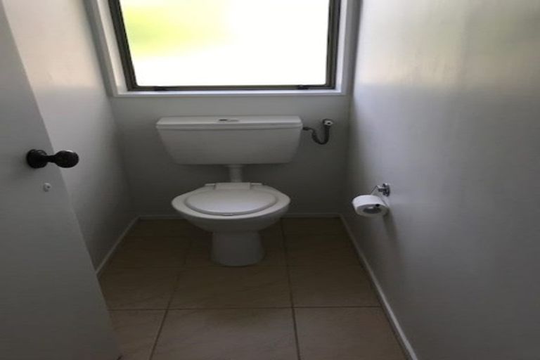 Photo of property in 50b Mirrabooka Avenue, Botany Downs, Auckland, 2010