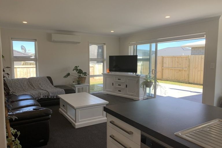 Photo of property in 22 Komata Crescent, Papamoa Beach, Papamoa, 3118