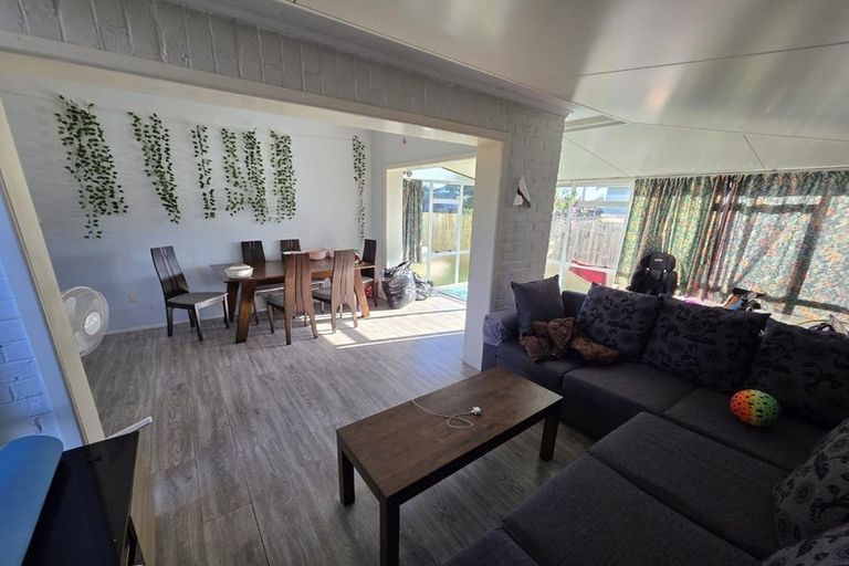 Photo of property in 60 Carruth Road, Papatoetoe, Auckland, 2025