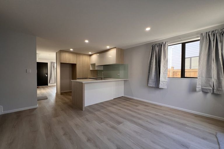 Photo of property in 130c Bradbury Road, Botany Downs, Auckland, 2010