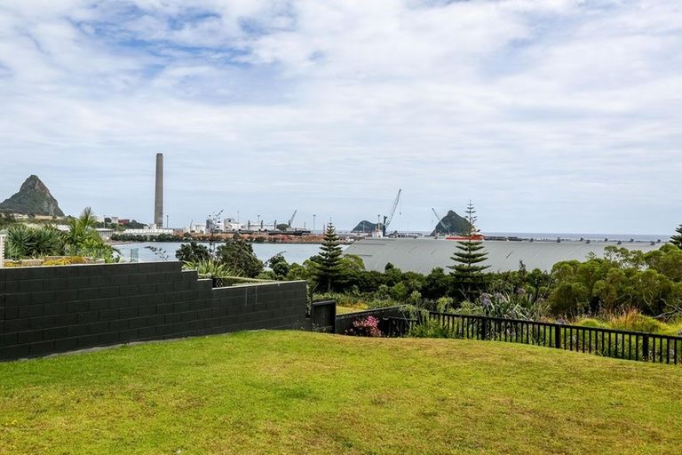 Photo of property in 44b Whiteley Street, Moturoa, New Plymouth, 4310