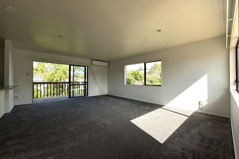 Photo of property in 11 Loughanure Place, Massey, Auckland, 0614