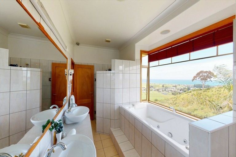 Photo of property in 30 Kaiangaroa Place, Bay View, Napier, 4104