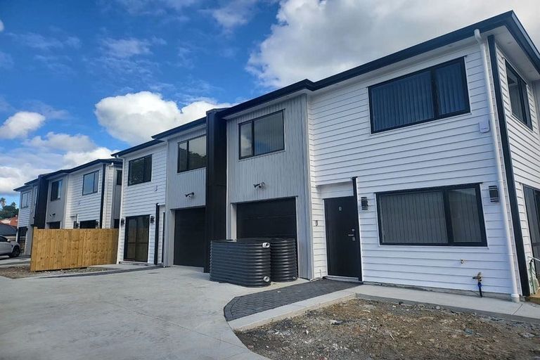 Photo of property in 4b Mirrabooka Avenue, Botany Downs, Auckland, 2010
