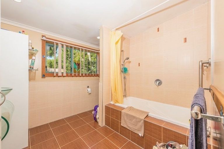 Photo of property in 50 Megan Avenue, Pakuranga Heights, Auckland, 2010