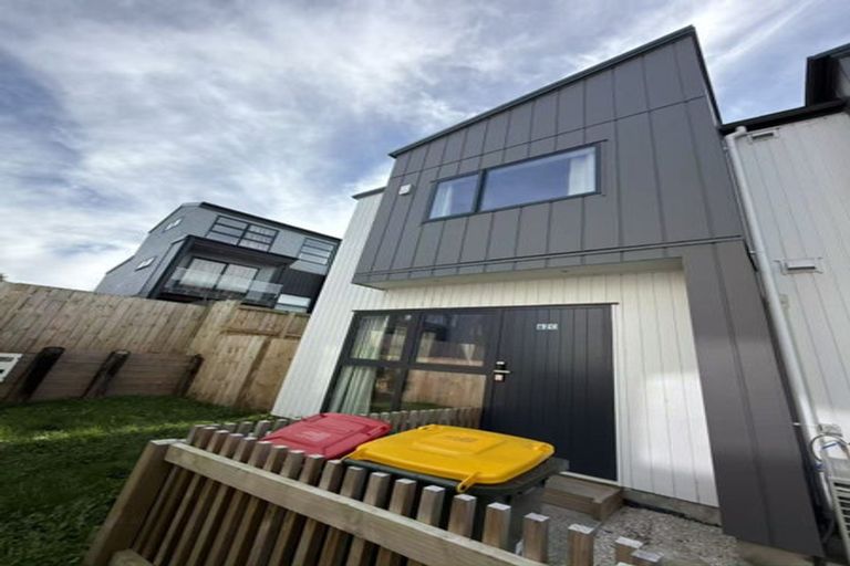Photo of property in 62c Triangle Road, Massey, Auckland, 0614