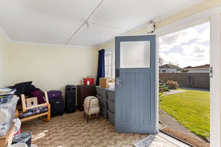 Photo of property in 15 Bull Street, Bulls, 4818