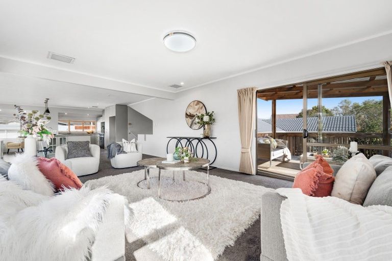 Photo of property in 12 Davita Place, Farm Cove, Auckland, 2012