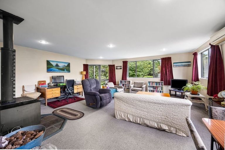 Photo of property in 5b Larch Place, Wanaka, 9305