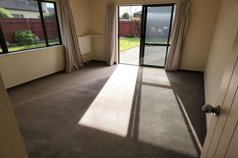 Photo of property in 170 Milne Drive, Paraparaumu, 5032