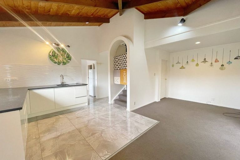 Photo of property in 25 Calman Place, Chatswood, Auckland, 0626