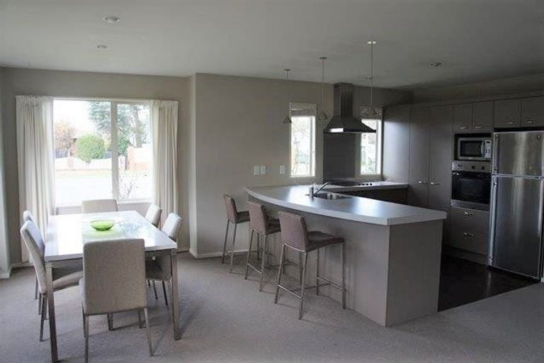 Photo of property in 2 Sheraton Place, Redwood, Christchurch, 8051